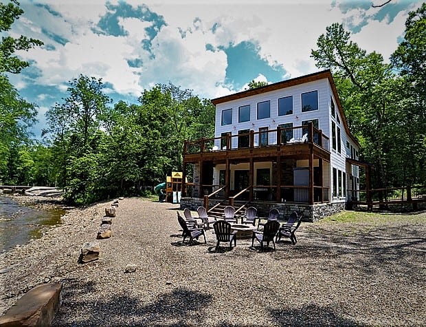 Storybrook - Broken Bow Cabin Lodging