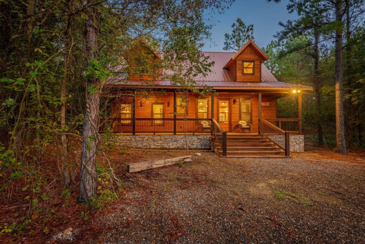 See The Oklahoma Fall Foliage on Hike - Broken Bow Cabin Lodging